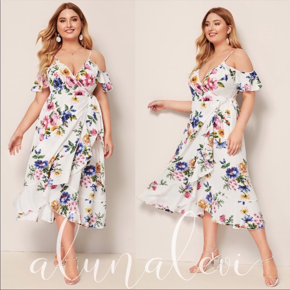 PLUS SIZE Breathtaking Floral Print Dress - Picture 1 of 5